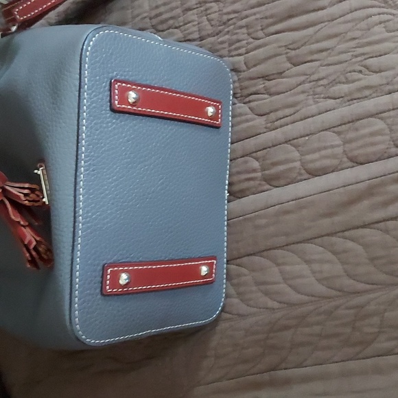 Dooney and bourke handbag and wristlet - Picture 4 of 8